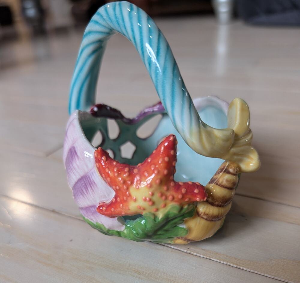 Blue Sky 2005 Ceramic Seashell Starfish Basket Figurine Coastal Beach Decor
